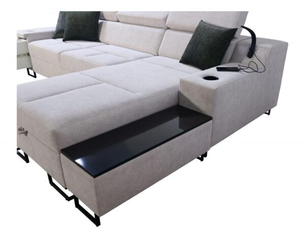 Detail of ALICANTE I MAXI's opening bar and movable extension.