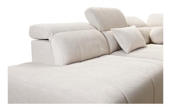 DAFNE IX Corner Sofa: close-up of the elegant stitching and craftsmanship