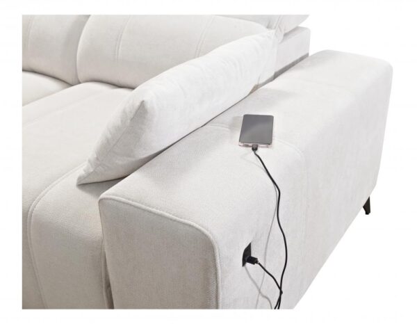 DAFNE VII sofa with decorative cushions, showcasing fabric options.